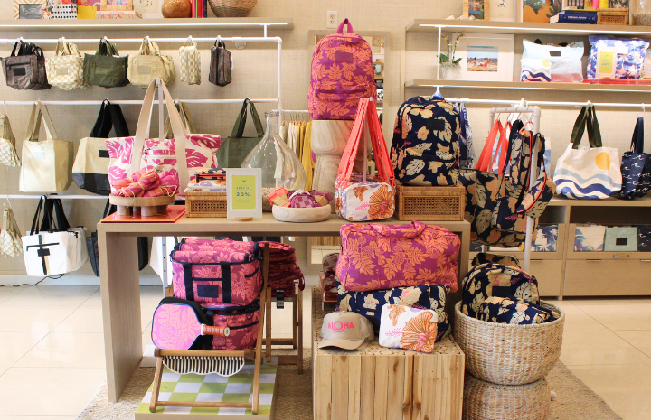 ロコ女性に愛される「アロハコレクション」旗艦店がアラモアナセンターにオープン