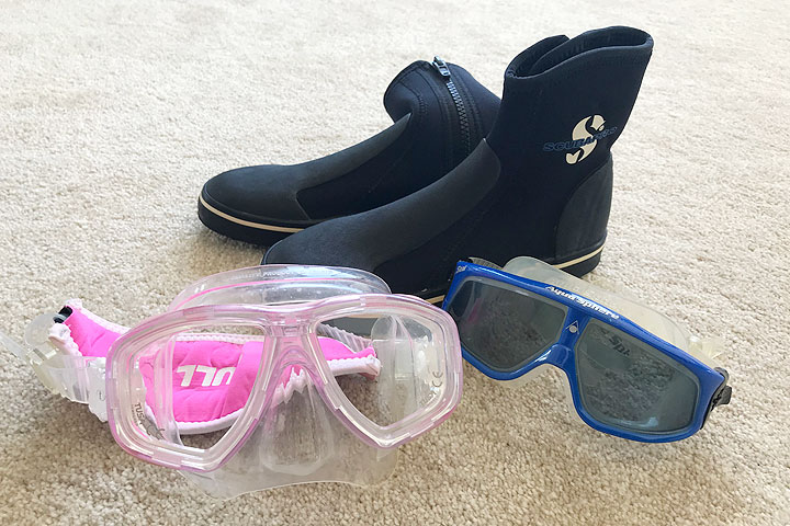 ハワイ旅行、持ち物、マリンシューズ、ゴーグル