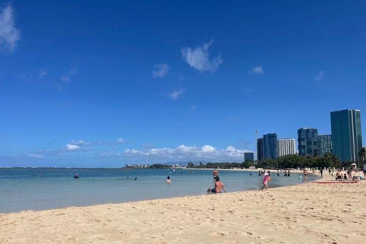 アラモアナビーチ