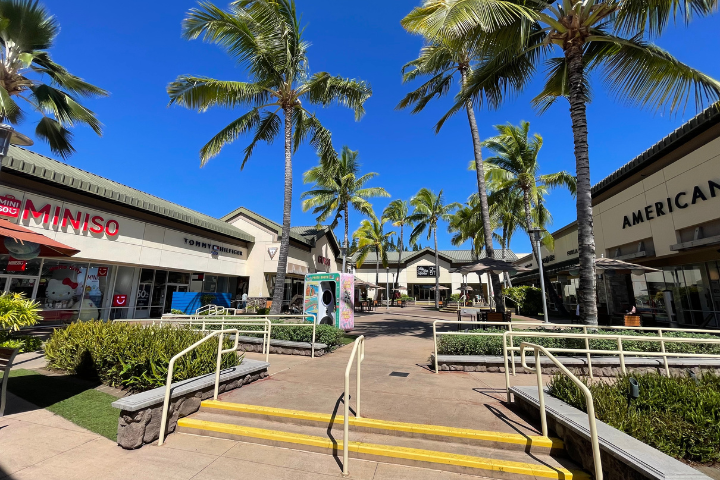 ワイケレプレミアムアウトレット