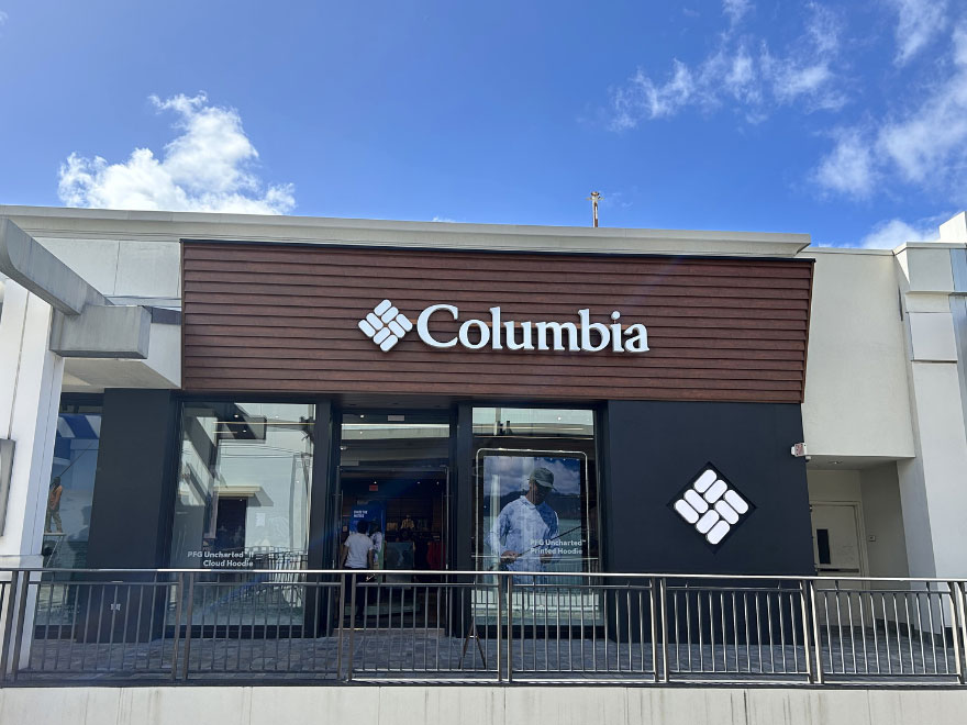 コロンビアスポーツウェア外観